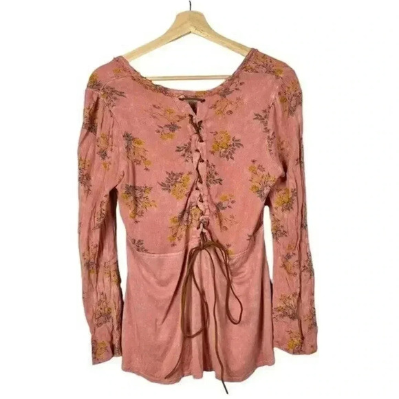 Gimmicks by BKE Sierra Pink Floral Long Sleeve Lace Up Blouse S - Picture 3 of 6